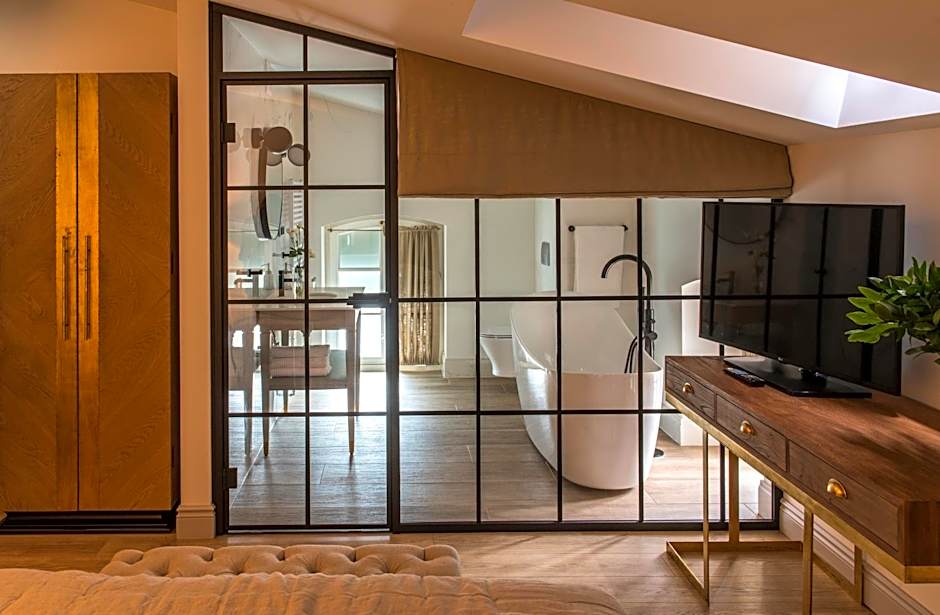 Zamek Sarny - Schloss Scharfeneck