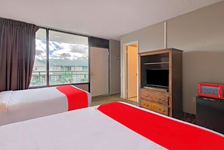 2 Queen Beds
