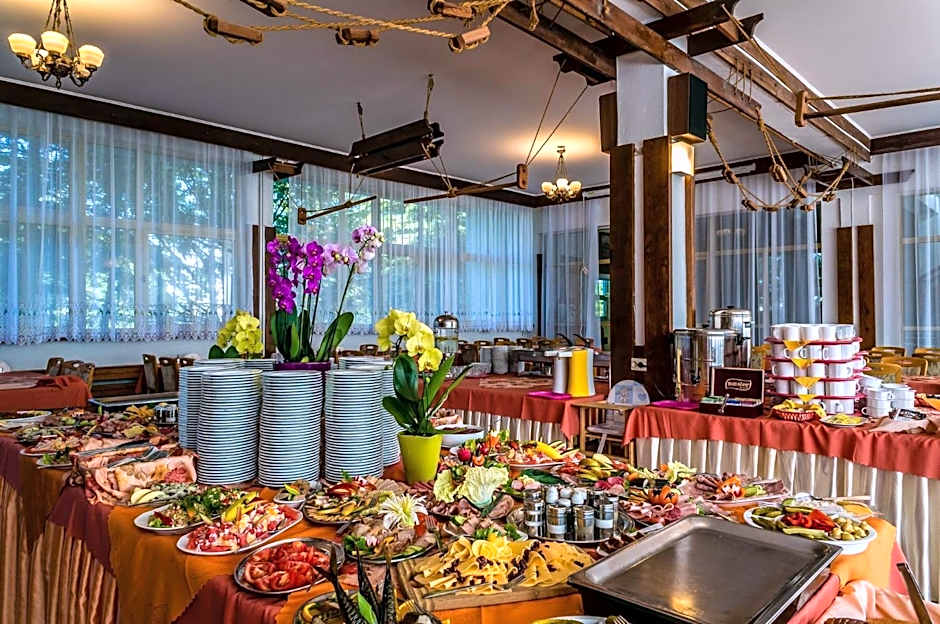 OW Carbo Dąbki - w sąsiedztwie lasu i jeziora