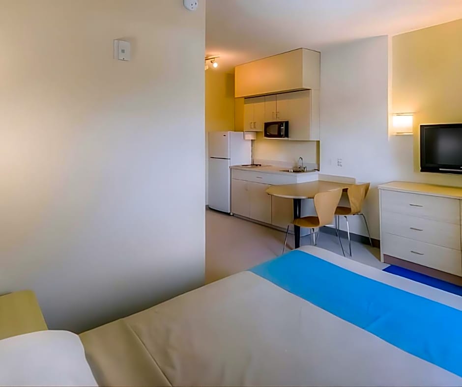 Super 8 by Wyndham Estevan
