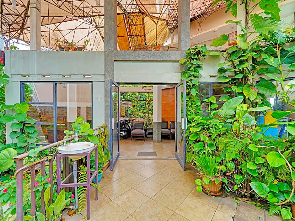 Super OYO Capital O 91810 Hotel Balebat 2