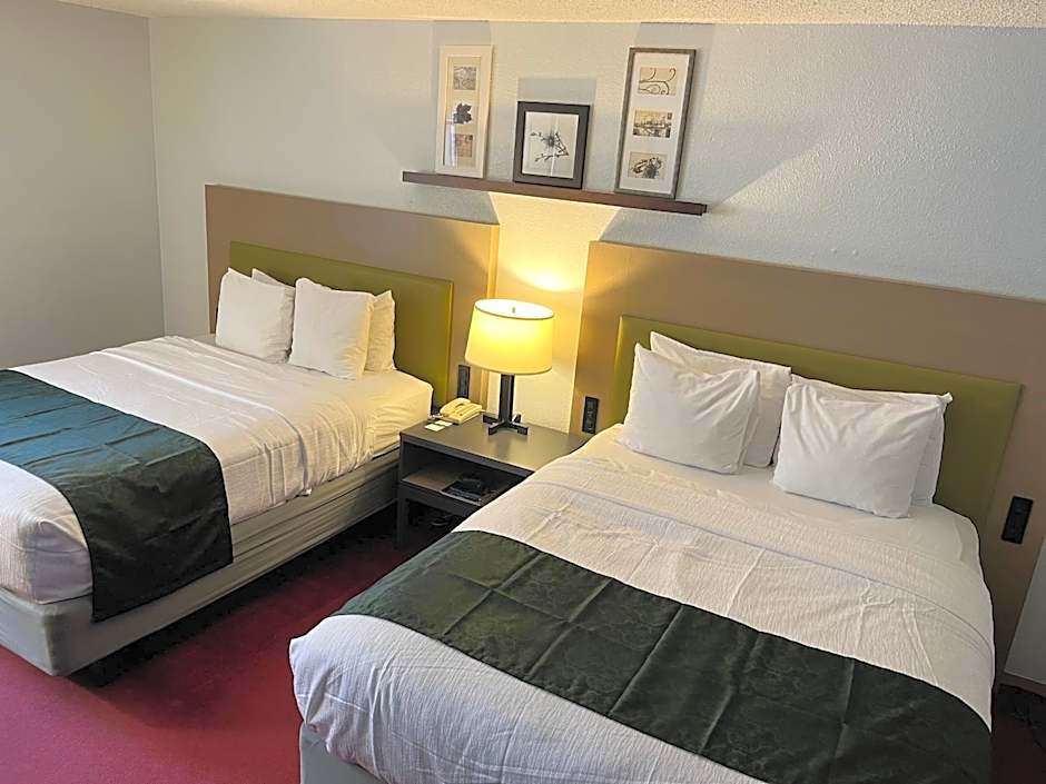 Pictured Rocks Inn and Suites
