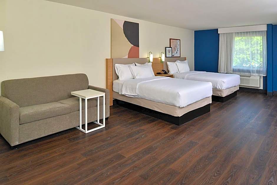 Spark by Hilton Dallas Market Center