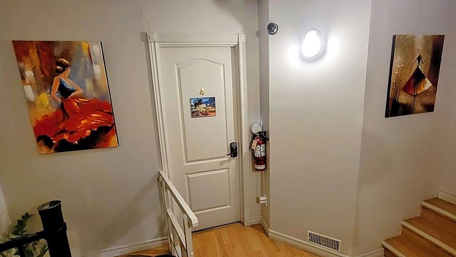 Kokomo Inn Tropical Riverfront B B