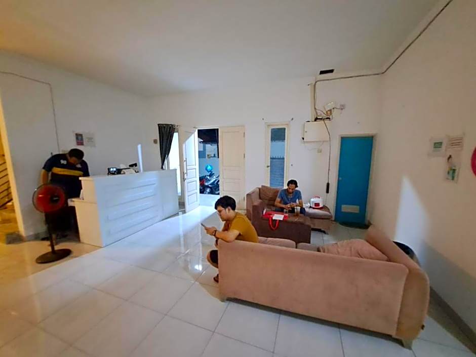 OYO 93870 Damai Guest House Cirebon