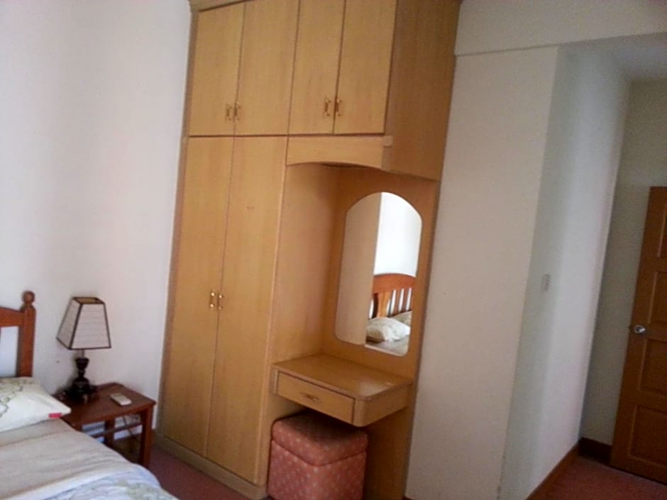 Homestay Marina Court