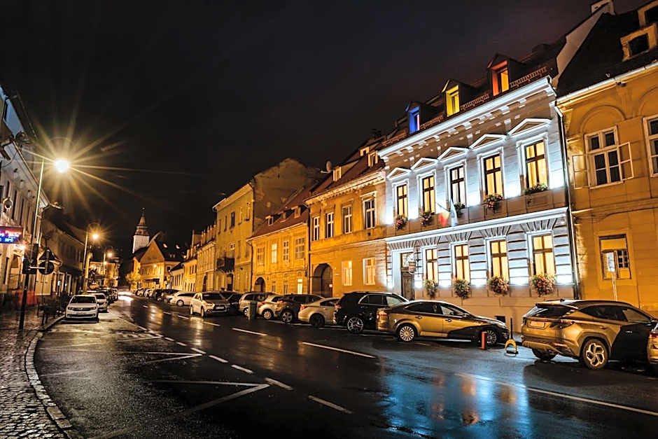 CASA CHITIC - HOTEL & RESTAURANT- Str Nicolae Balcescu 13