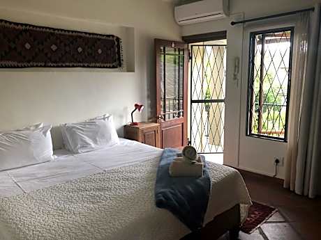 Apartment with Mountain View