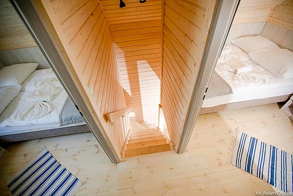 OŚRODEK KOLONIJNO WCZASOWY MEWA - przy plaży z basenem z podgrzewaną wodą i mini SPA