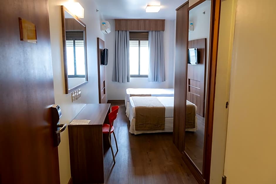 Hotel Continental Business - 200 metros do Complexo Hospitalar Santa Casa