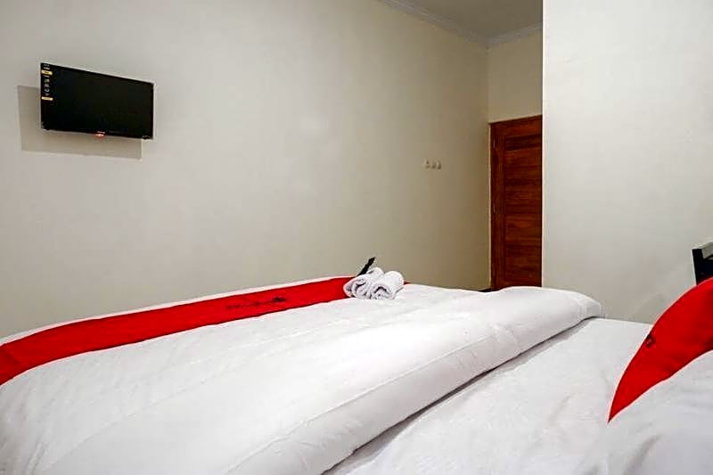 RedDoorz @ Losari Area 2 Makassar