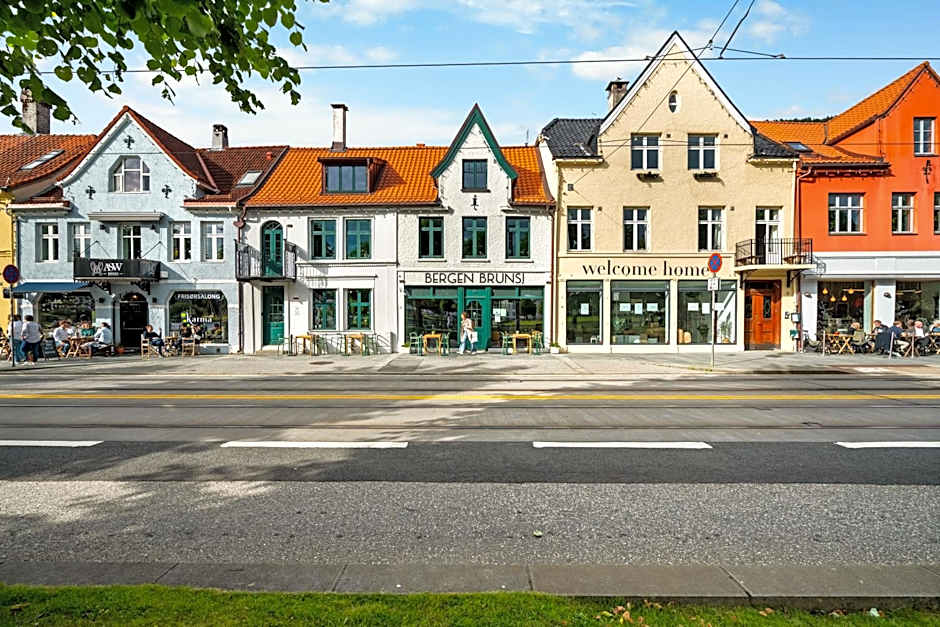 BREEZE Hotel Victoria - Self-Service