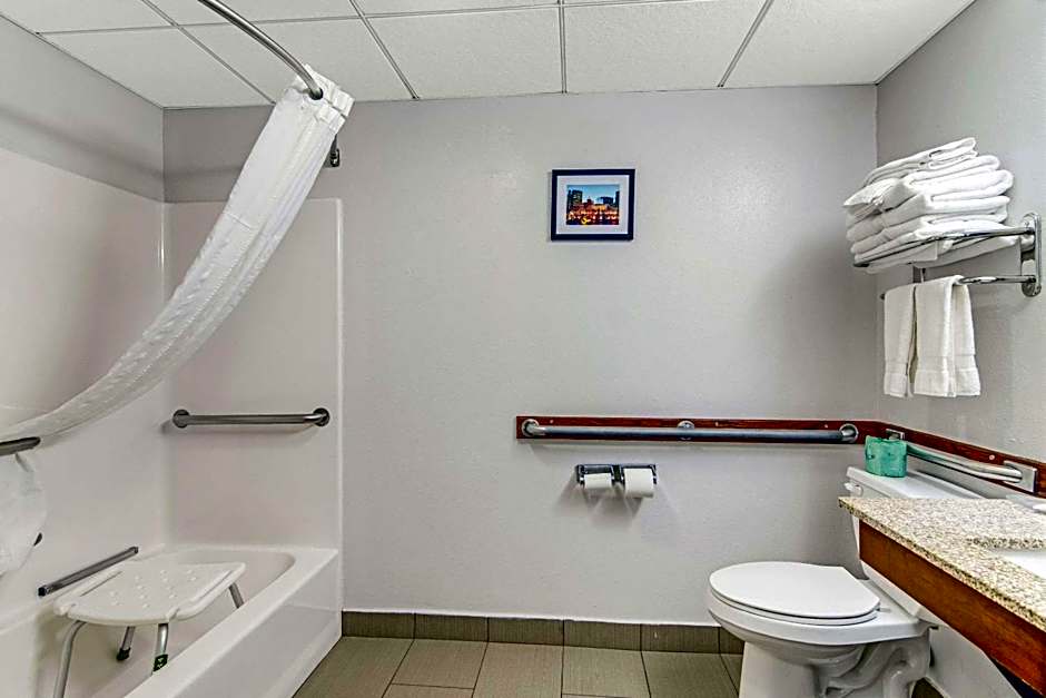 Comfort Suites Lansing