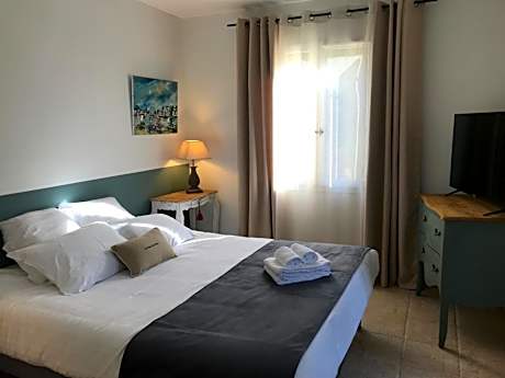 Suite with Pool View