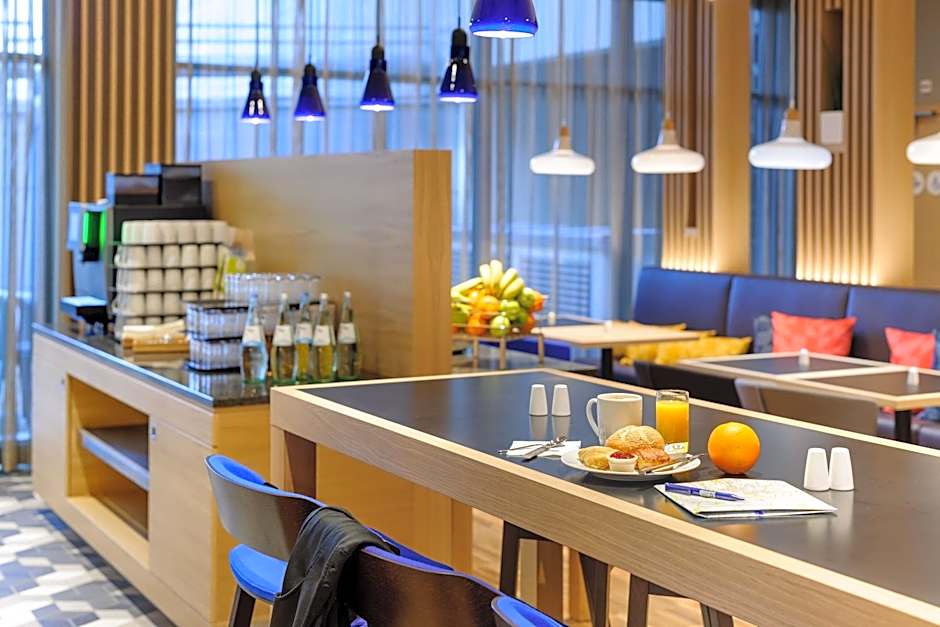 Holiday Inn Express Berlin - Alexanderplatz By IHG