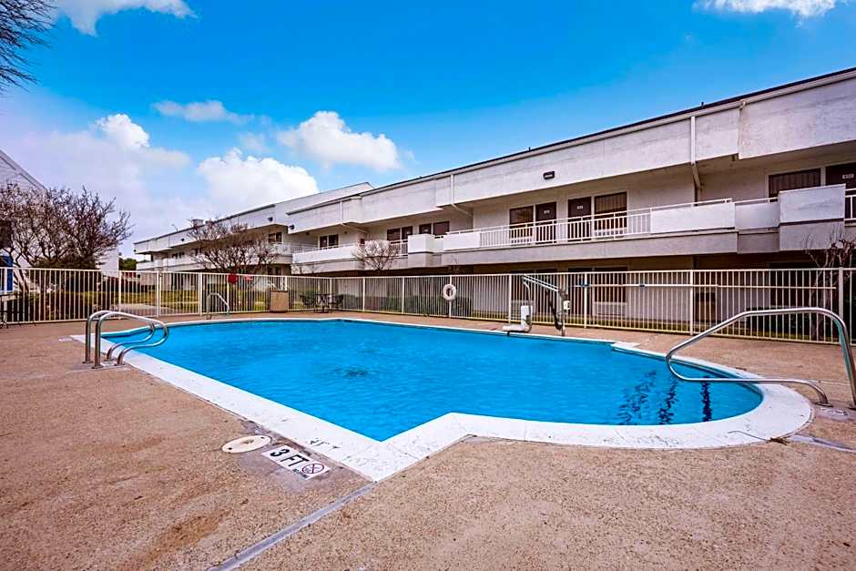 Motel 6-Irving, TX - Irving DFW Airport East