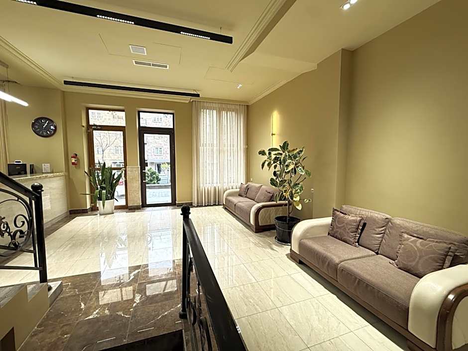 Yerevan Deluxe Hotel