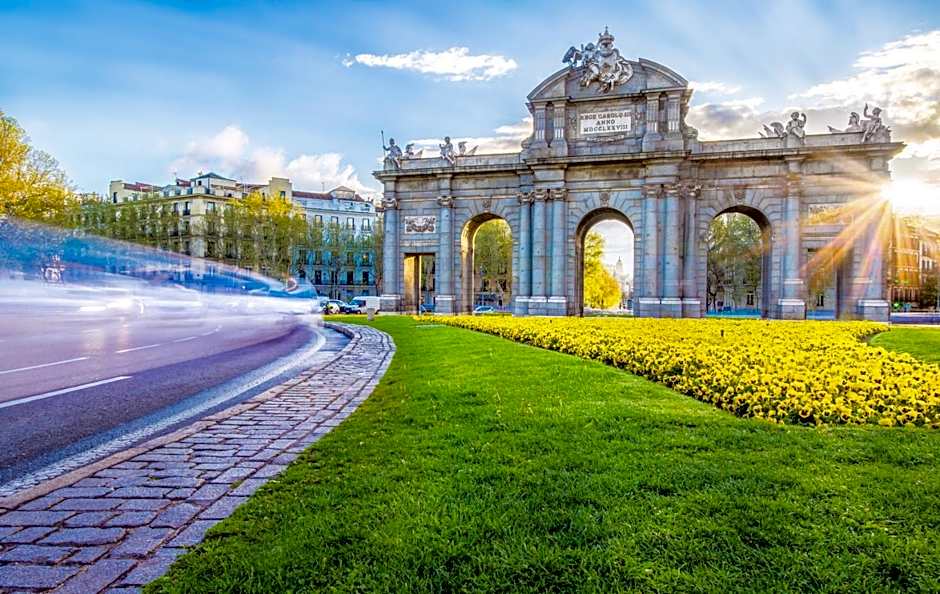 GRAN VIA -Chueca ROOMS PARKING TPH