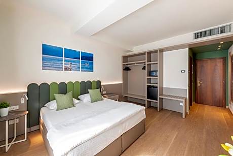Double Room with Lake View