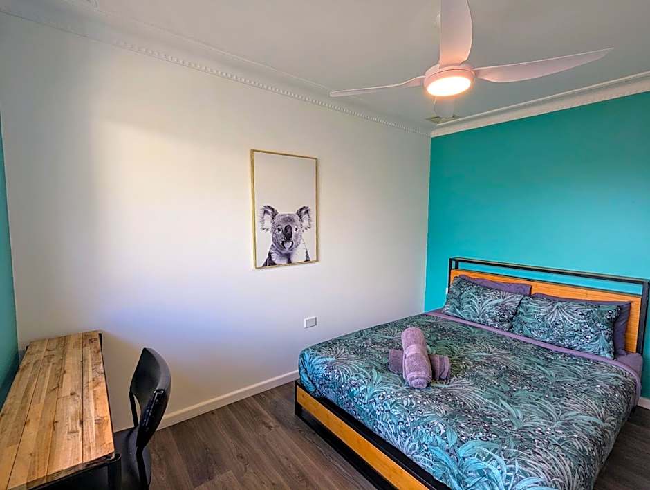 Ozzie Pozzie Backpackers