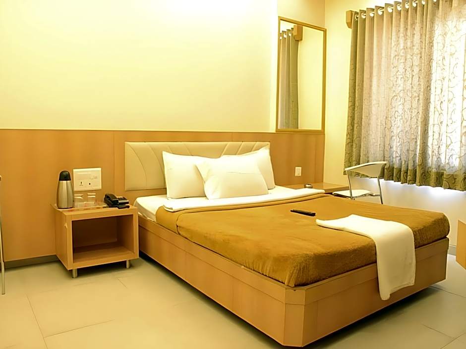 Hotel Sai Gurusthan