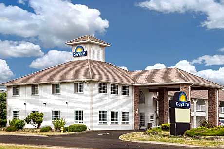 Days Inn by Wyndham Ocean Shores