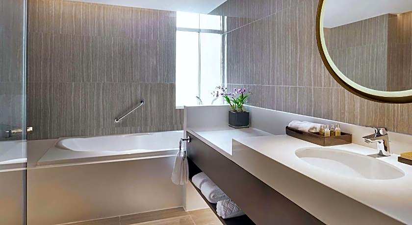 DoubleTree by Hilton Bangkok Ploenchit