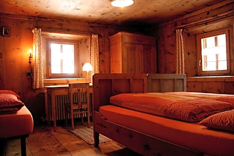 Triple Room with Mountain View