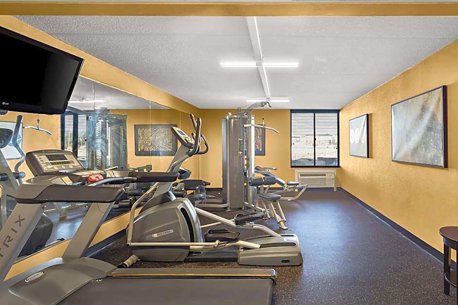 Best Western Luxbury Inn-Fort Wayne