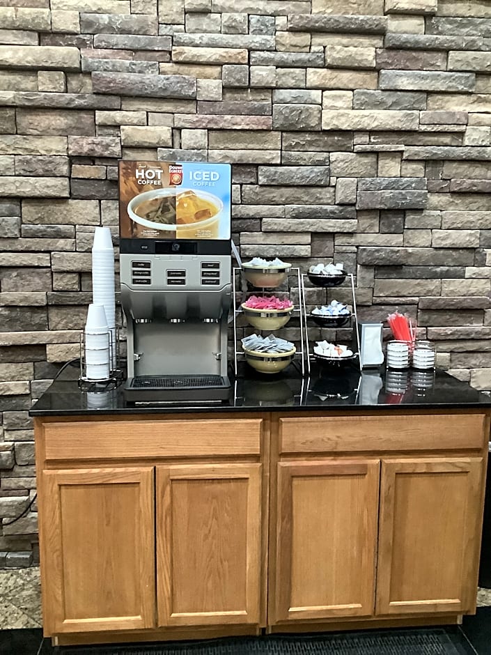 HomeTowne Studios Amarillo West