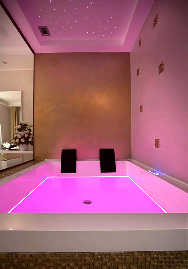 White Suite & Apartments
