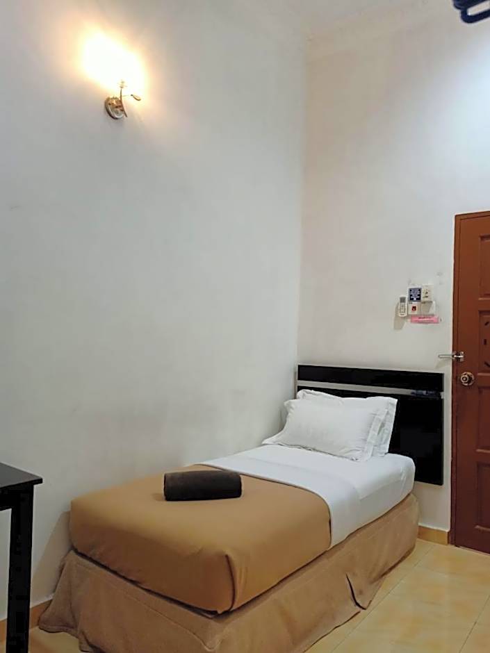 ANGGERIK IMPIAN HOTEL -Best for Travellers at Kuala Berang