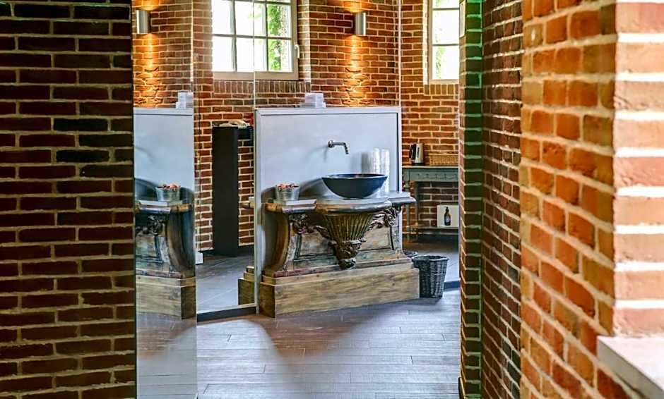 Le Chateau D'Etoges - Les Collectionneurs