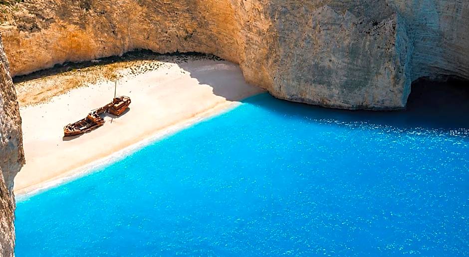 Votsalon Beach House - 30 meters from Alykes Beach
