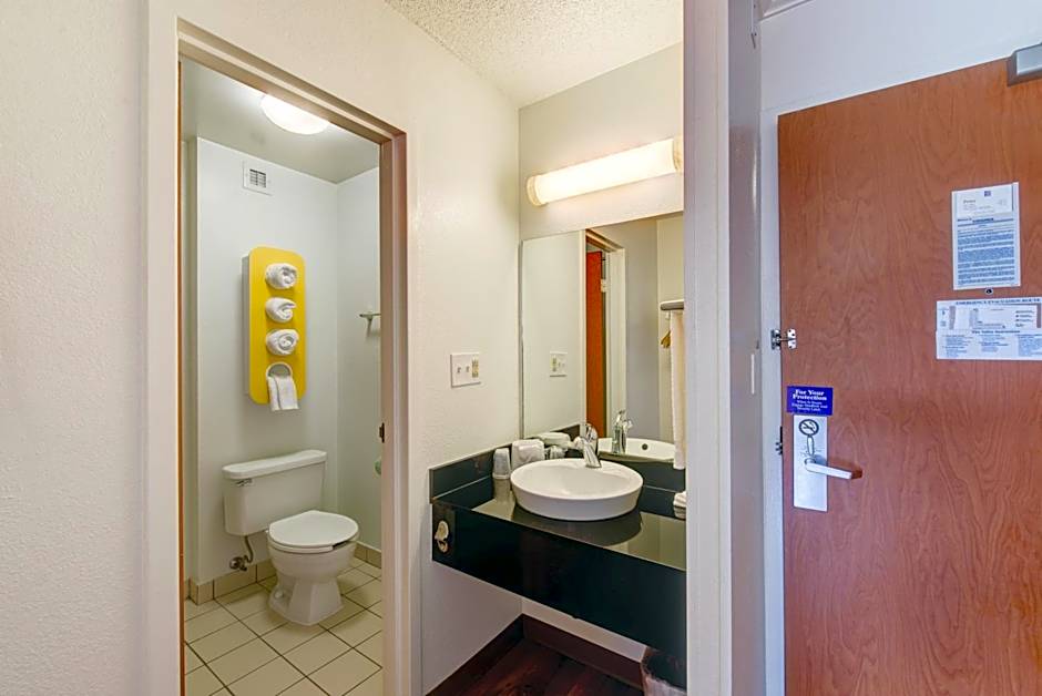Motel 6 Virginia Beach