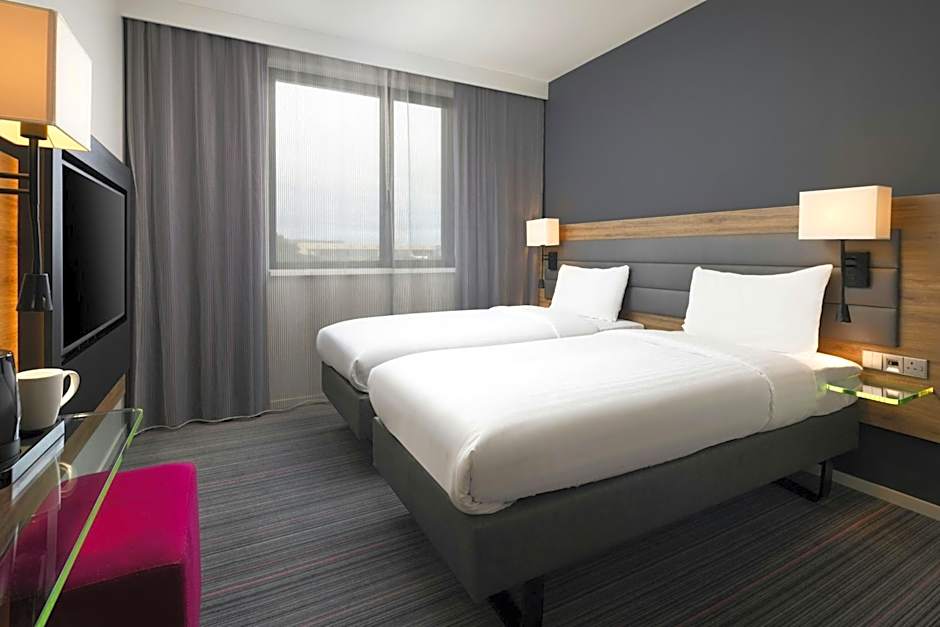 Moxy by Marriott London Heathrow Airport