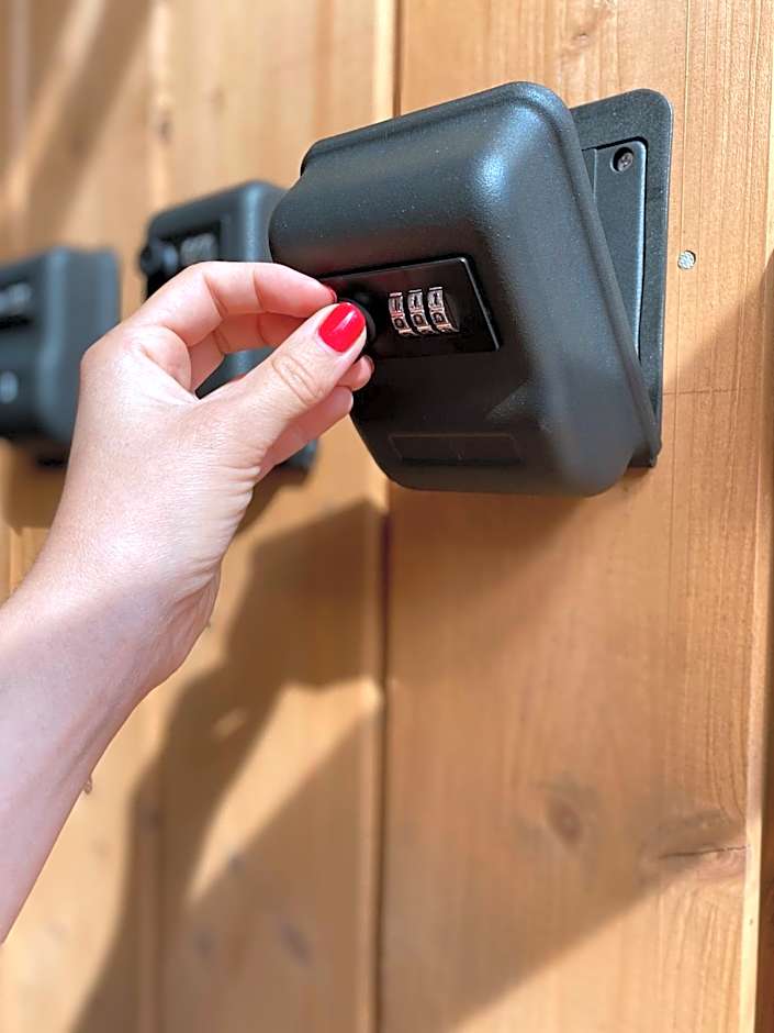 Abzali Hotel and Restaurant with self check-in