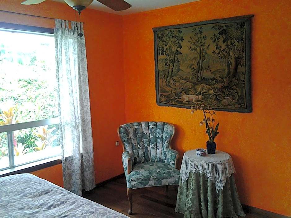 Lava Tree Tropic Inn