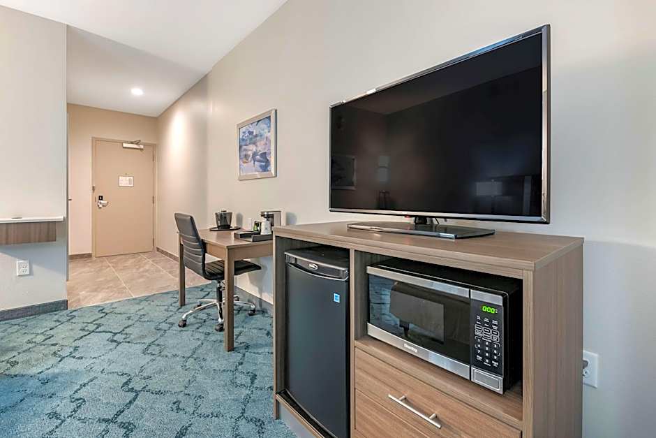 Photo 1 of 4 of 2 Queen Beds, Mobility Accessible, Roll in Shower