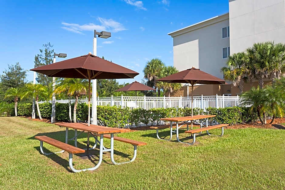 Holiday Inn Express Hotel & Suites Fort Pierce West By IHG