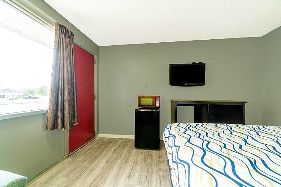 Lamplighter Inn By OYO Independence