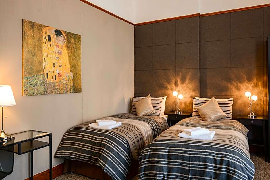 Tanes Hotel