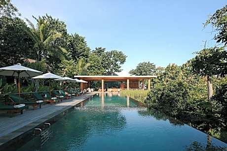 Sanglung Villas & Suites