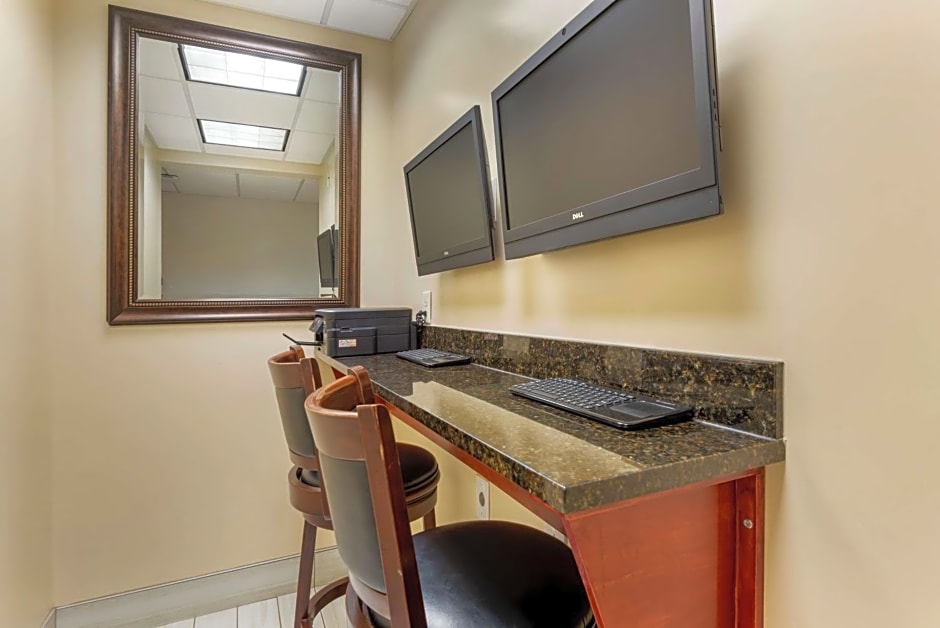 Best Western PLUS Vineyard Inn and Suites