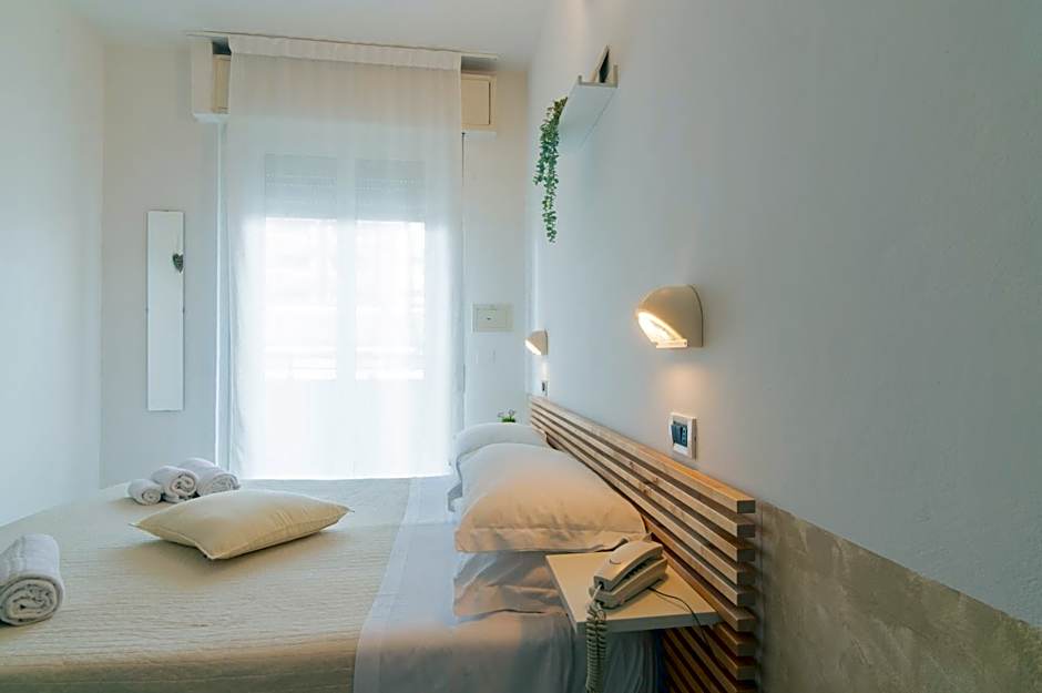 HOTEL JOHN