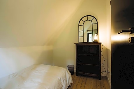 Single Room with Shared Shower and Toilet