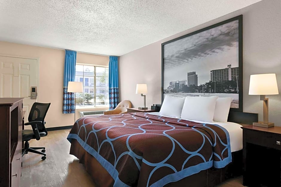 Super 8 by Wyndham Gulfport Near Biloxi