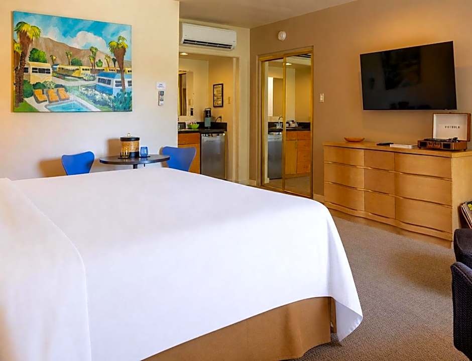 The Hideaway - 21 and Over - A Town & Desert Boutique Hotel