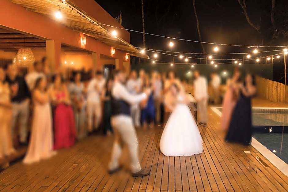 Boate, Beach Tennis & bangalôs STAFF Completo