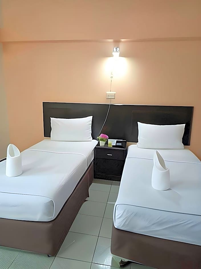 Centerpoint Hotel